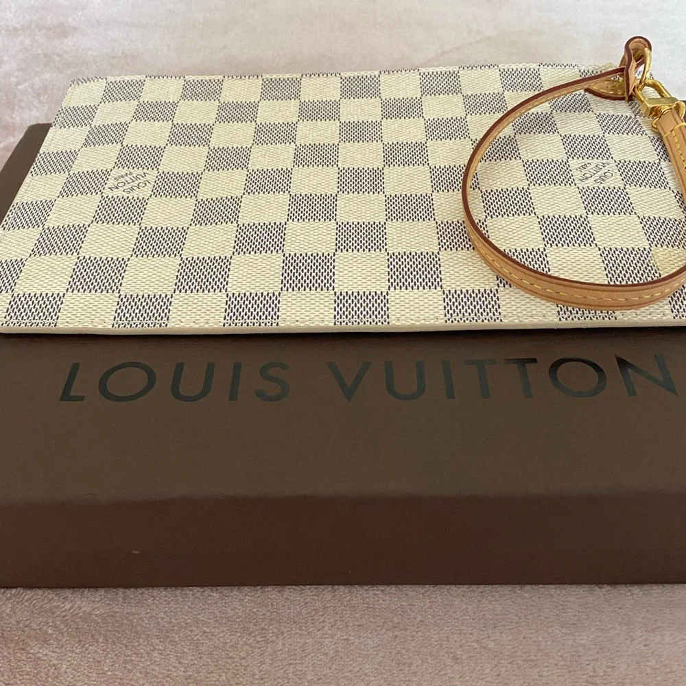 🆕 LOUIS VUITTON 🆕 AUTHENTIC ~ DAMIER AZUR ~ NEVERFULL POUCH ~ WRISTLET ~ LARGE - Picture 4 of 16
